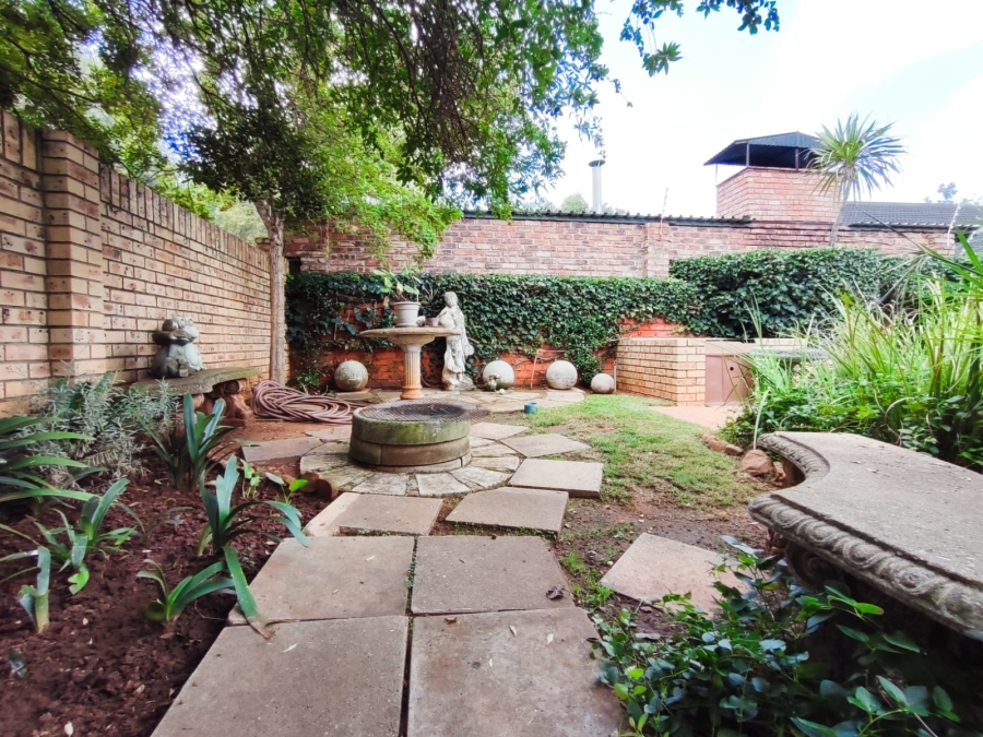 5 Bedroom Property for Sale in Stilfontein Ext 4 North West